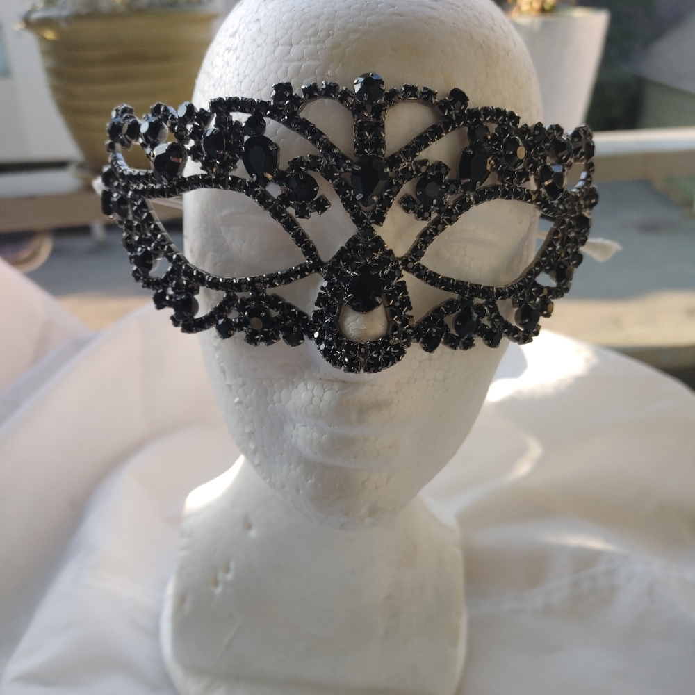Rhinestone Mask w eladtic strap